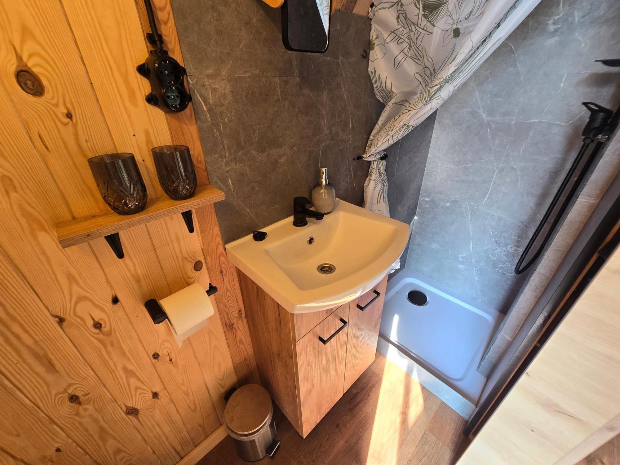 Oaza Swiety Spokoj - Domek Z Balia I Jacuzzi Rzasnik 外观 照片